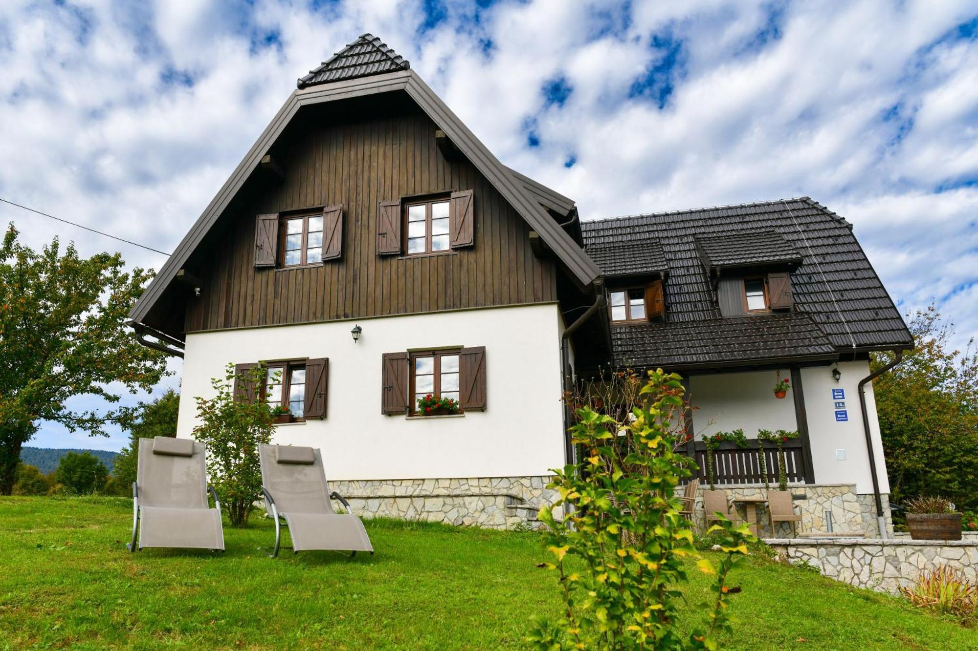 House Flora Hotel Rastovača Екстериор снимка