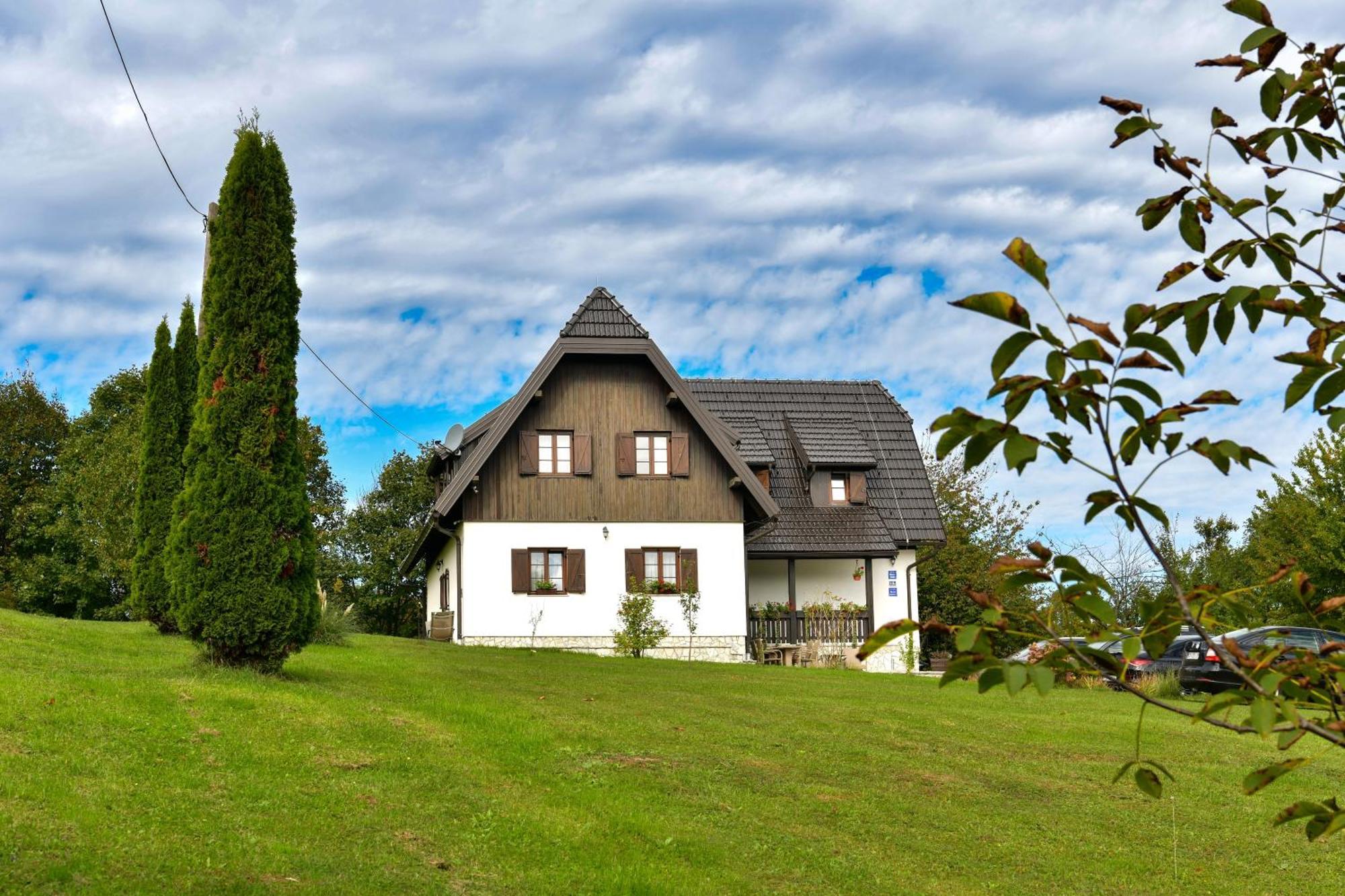 House Flora Hotel Rastovača Екстериор снимка