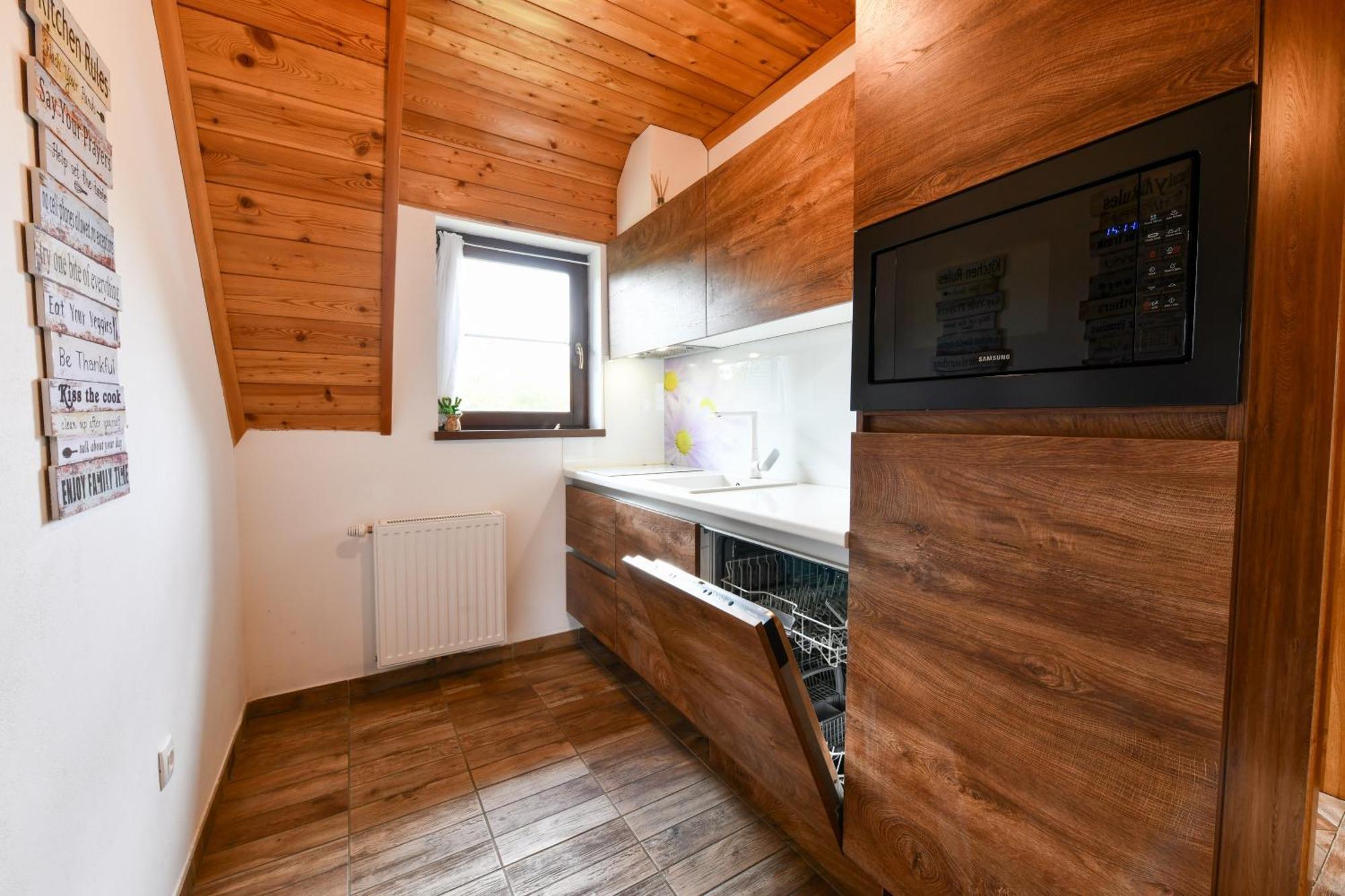 House Flora Hotel Rastovača Екстериор снимка
