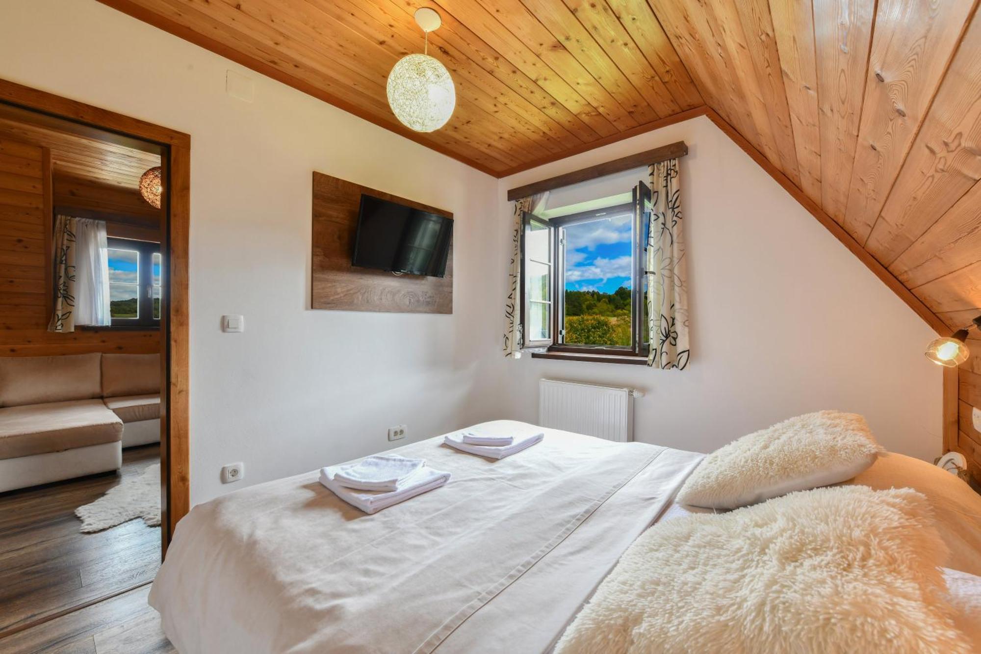 House Flora Hotel Rastovača Екстериор снимка
