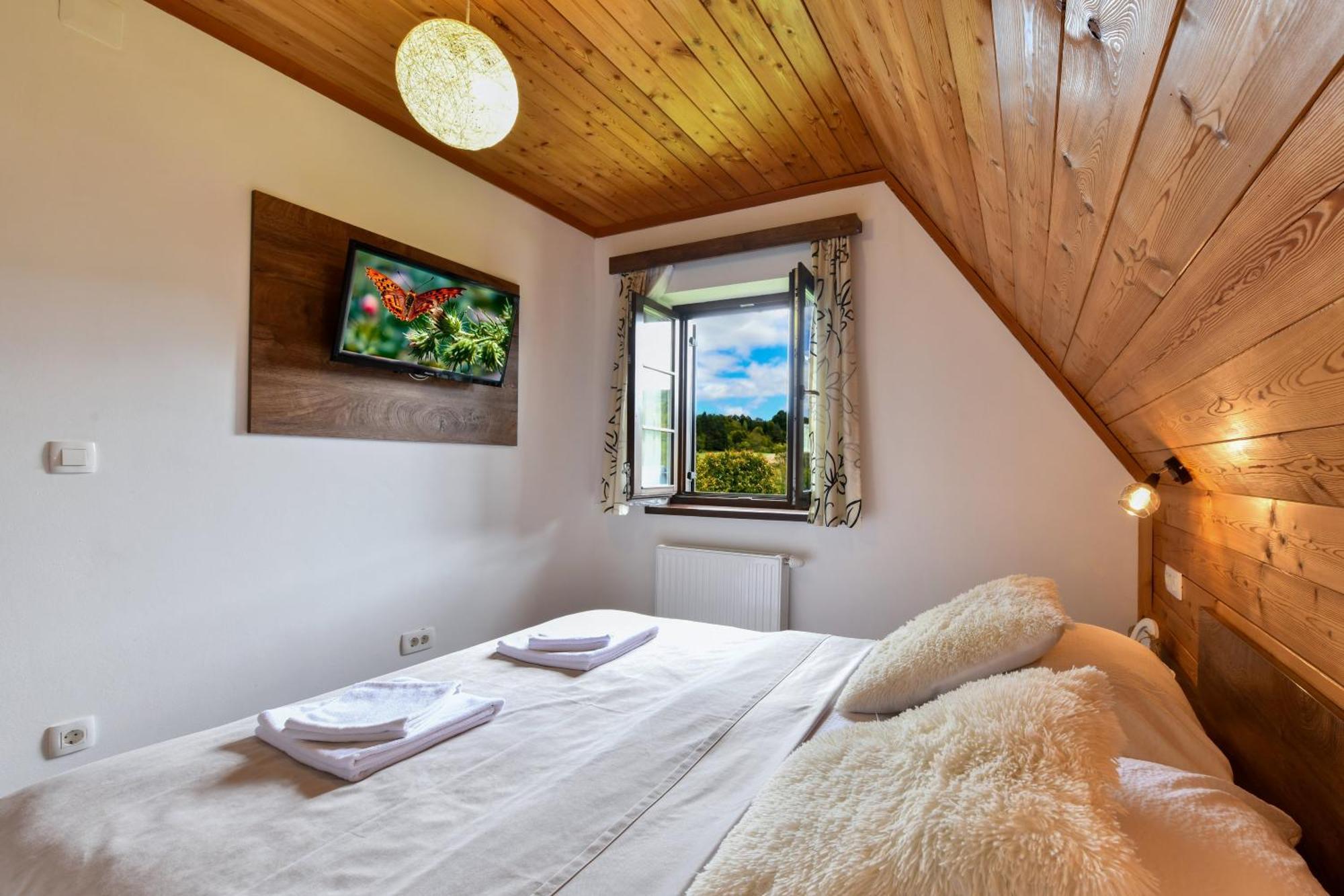 House Flora Hotel Rastovača Екстериор снимка