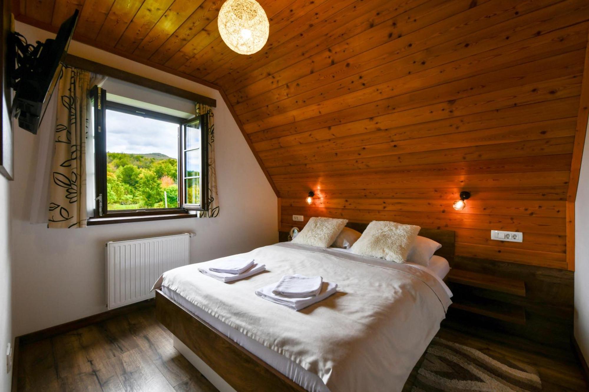 House Flora Hotel Rastovača Екстериор снимка