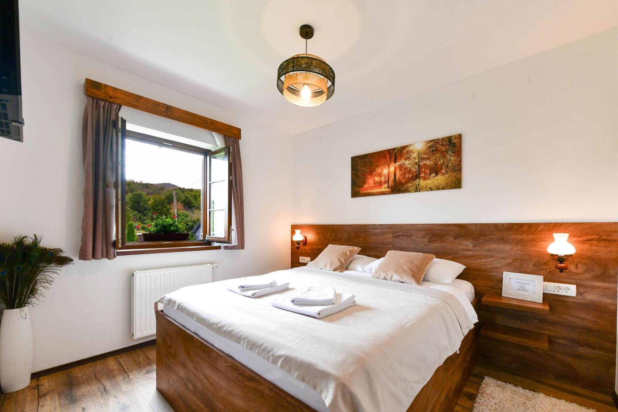 House Flora Hotel Rastovača Екстериор снимка