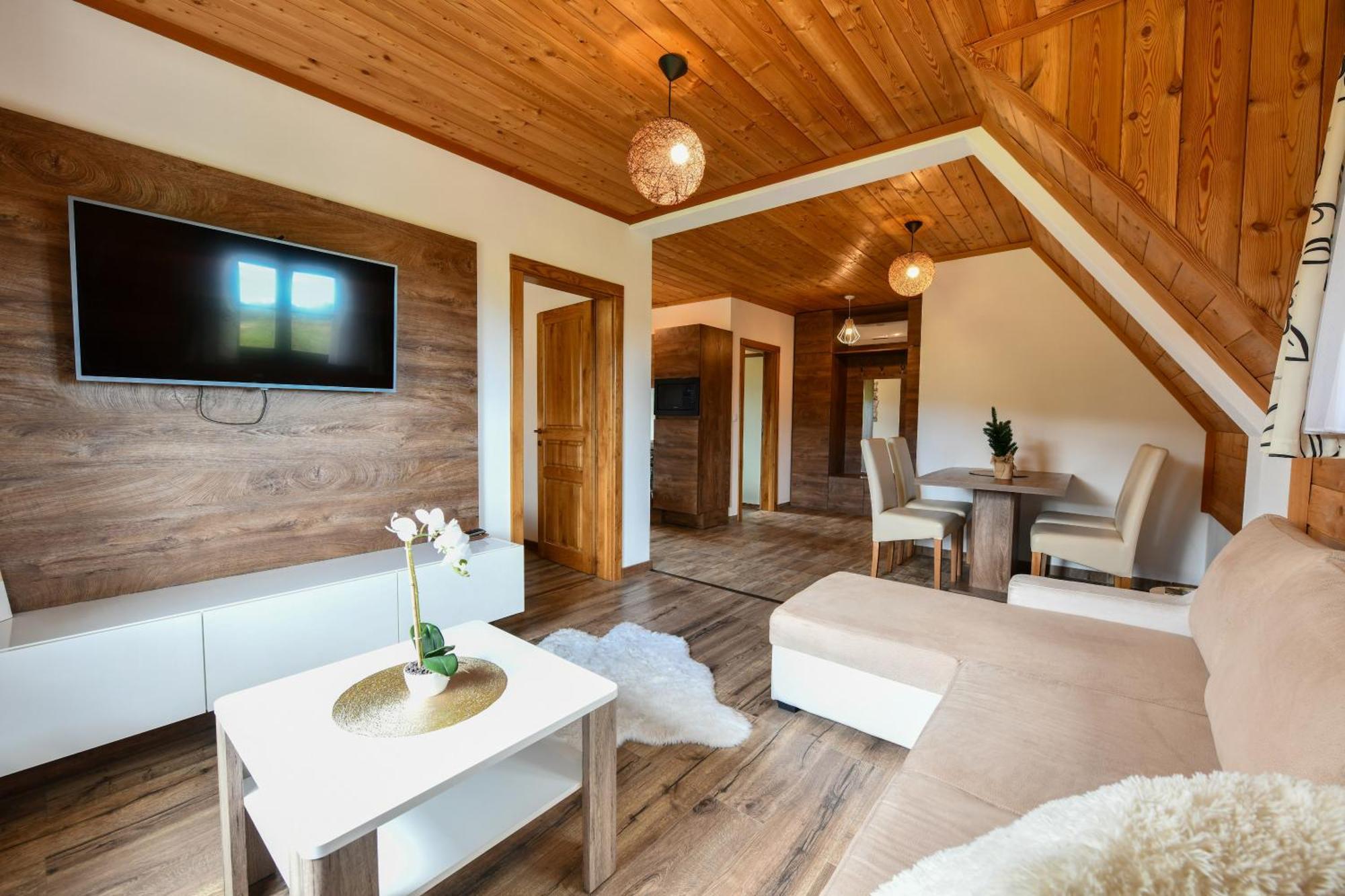 House Flora Hotel Rastovača Екстериор снимка