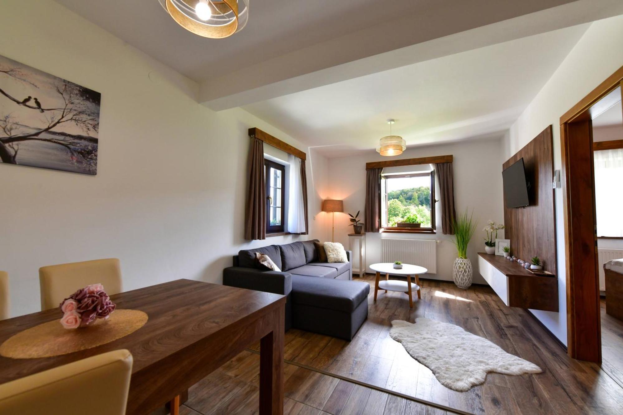 House Flora Hotel Rastovača Екстериор снимка