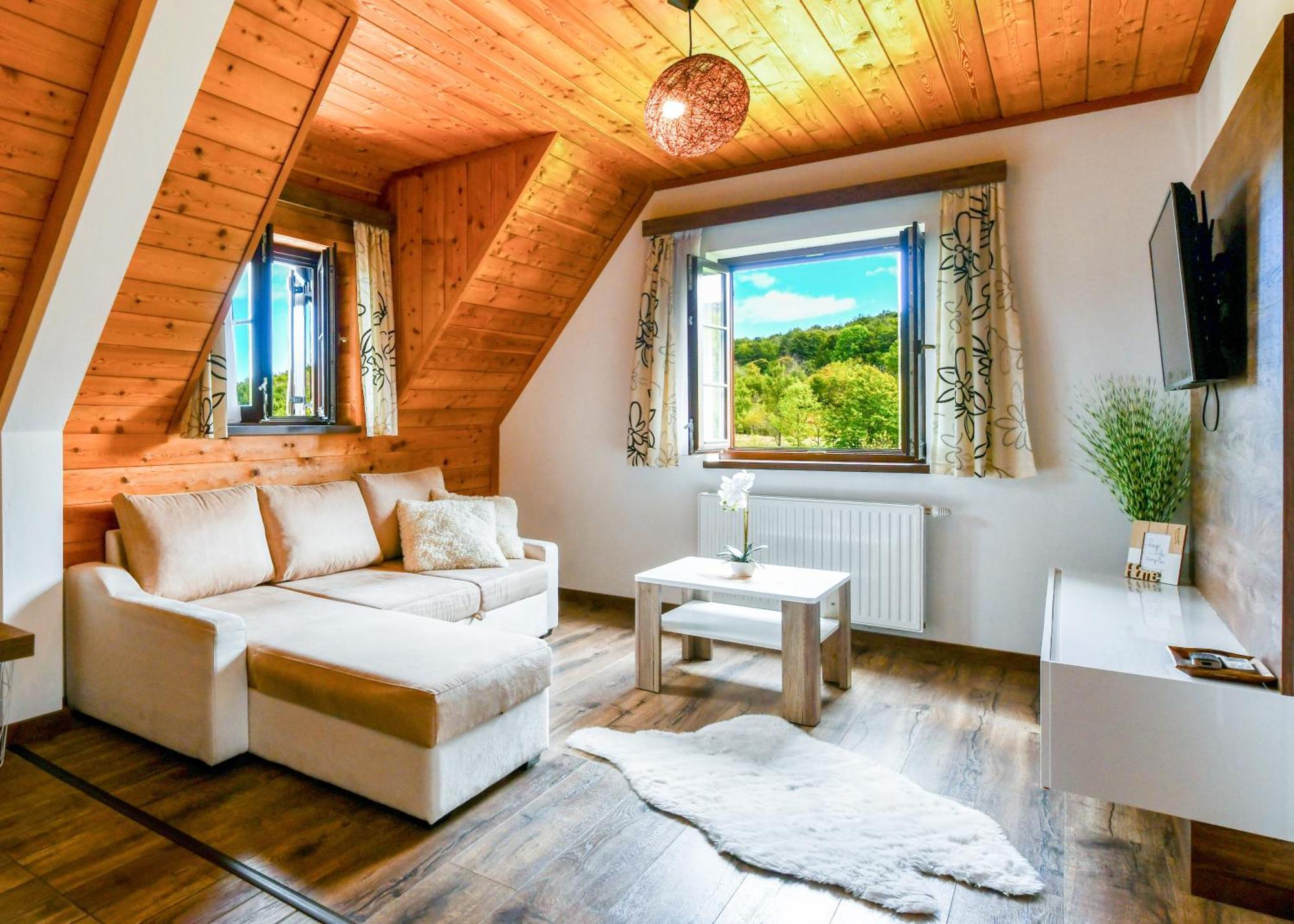 House Flora Hotel Rastovača Екстериор снимка