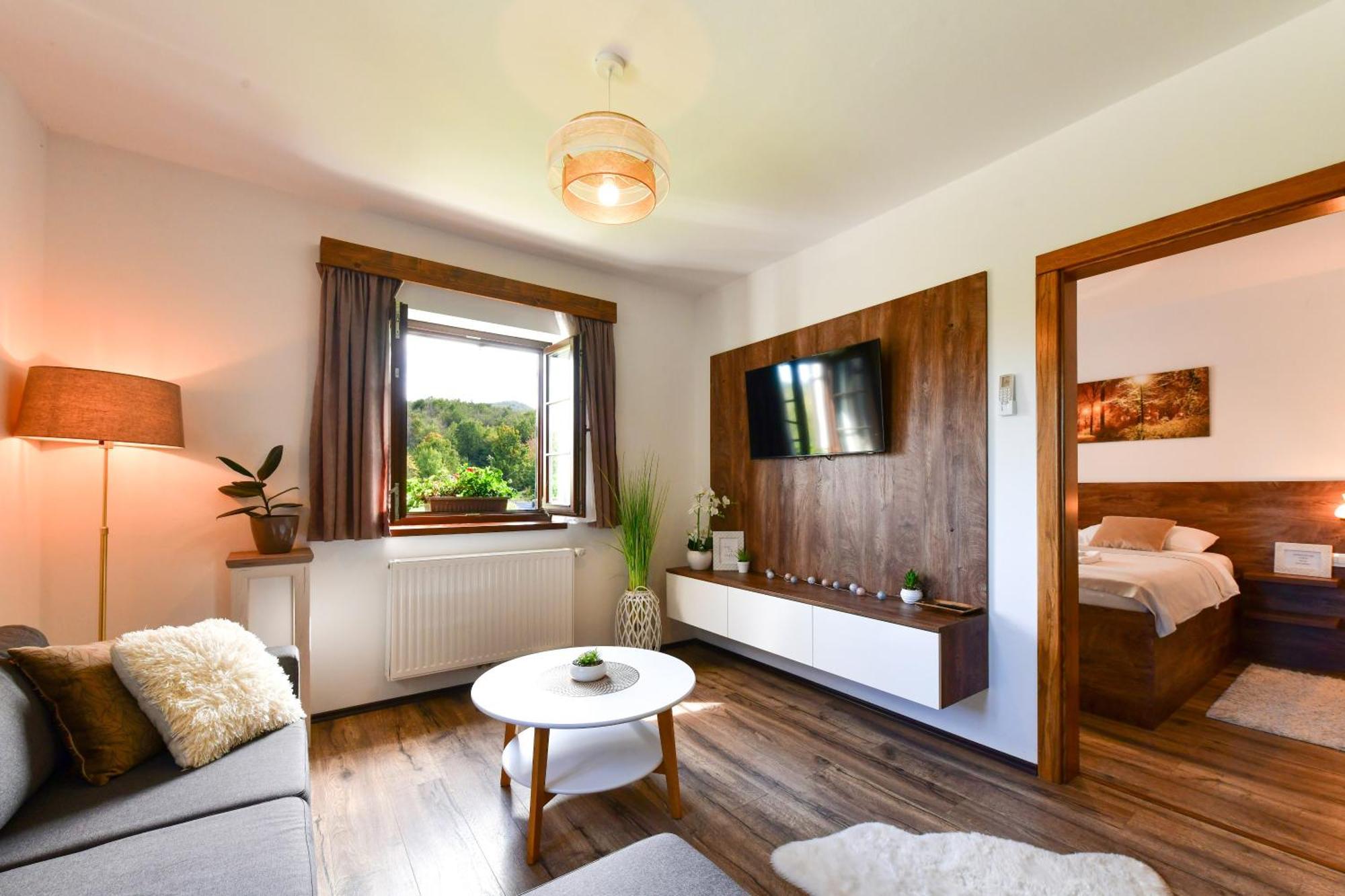 House Flora Hotel Rastovača Екстериор снимка