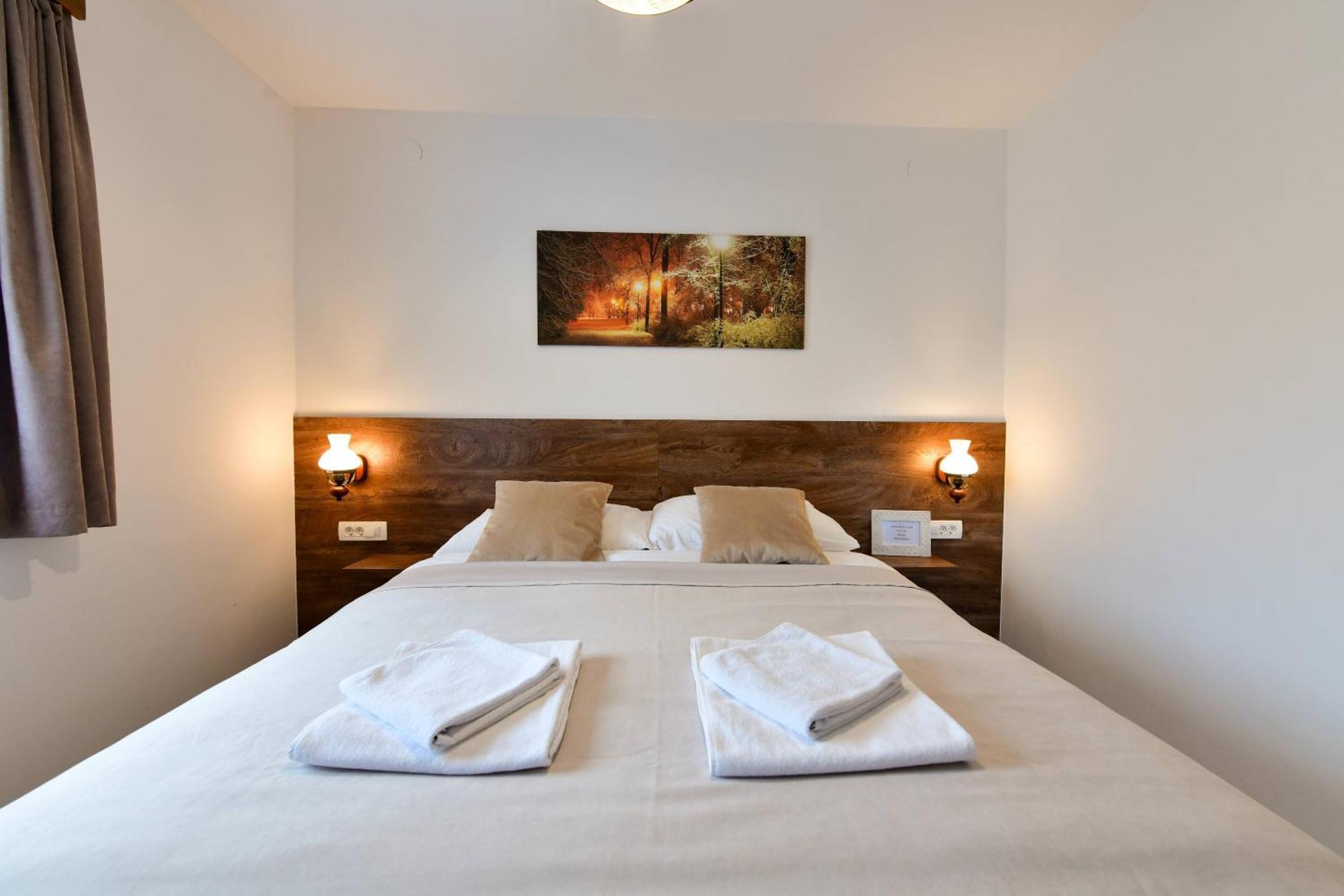 House Flora Hotel Rastovača Екстериор снимка