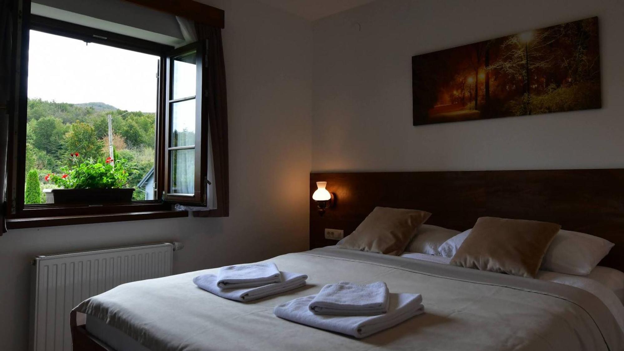 House Flora Hotel Rastovača Екстериор снимка