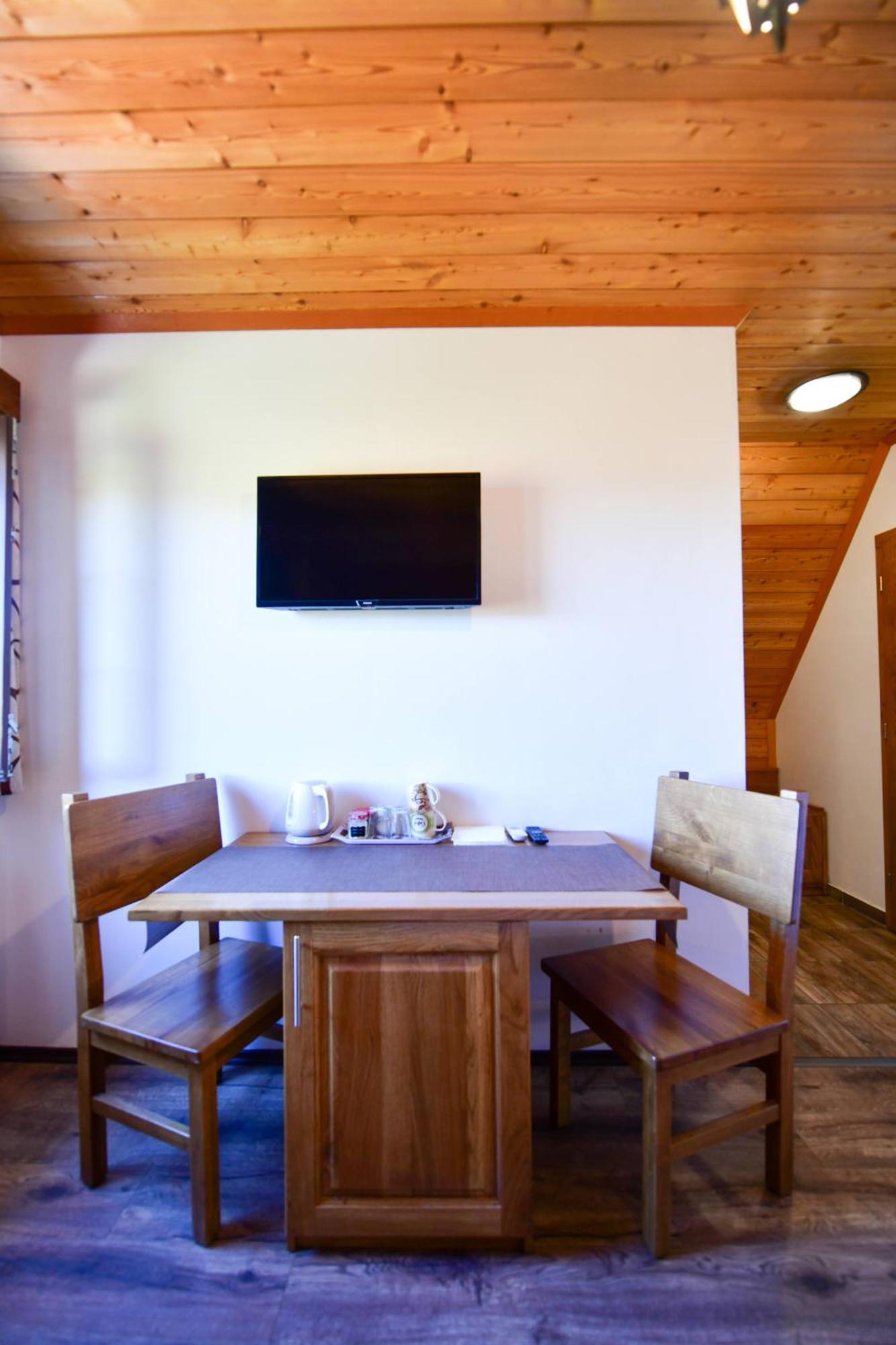 House Flora Hotel Rastovača Екстериор снимка
