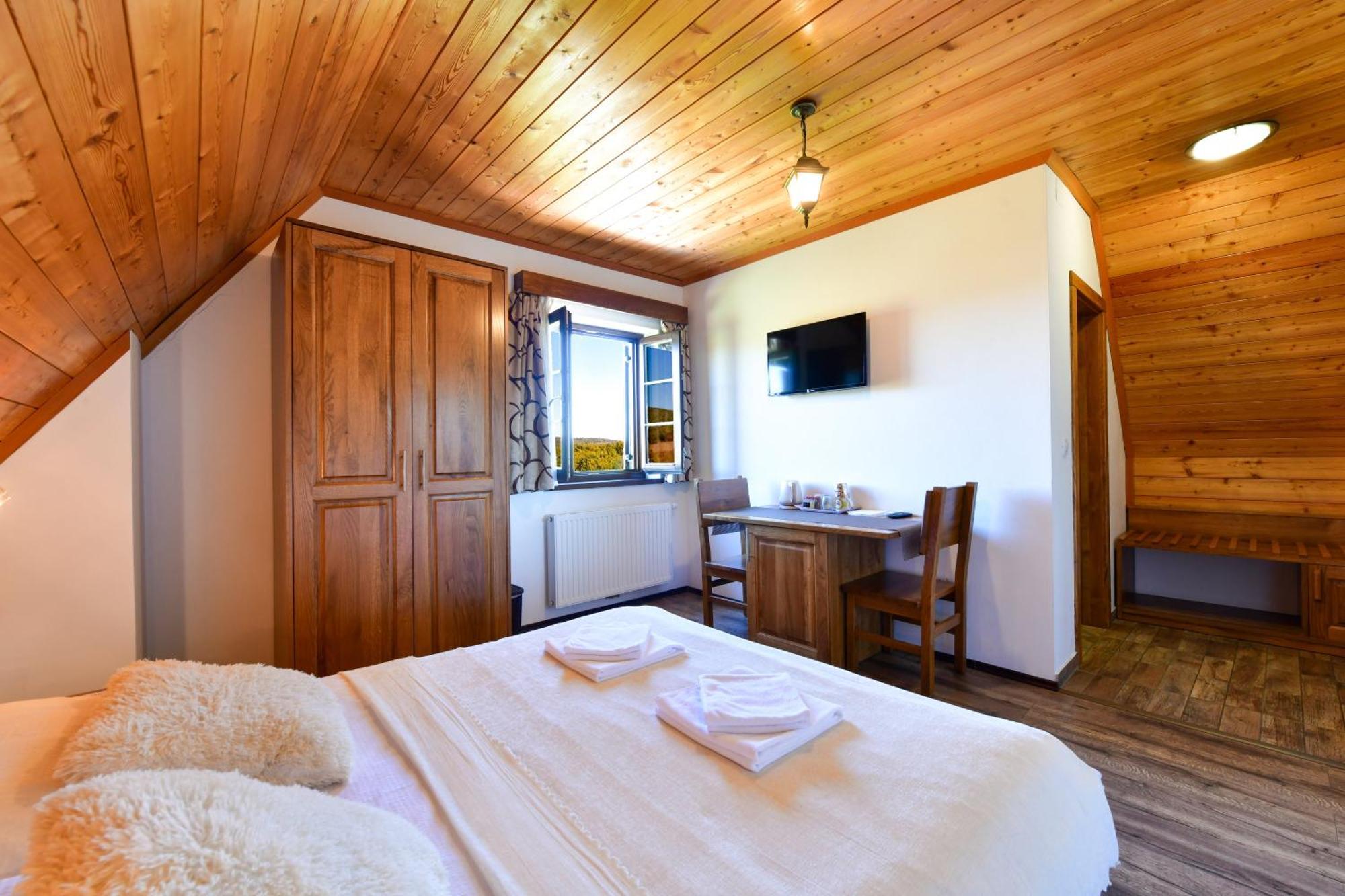 House Flora Hotel Rastovača Екстериор снимка