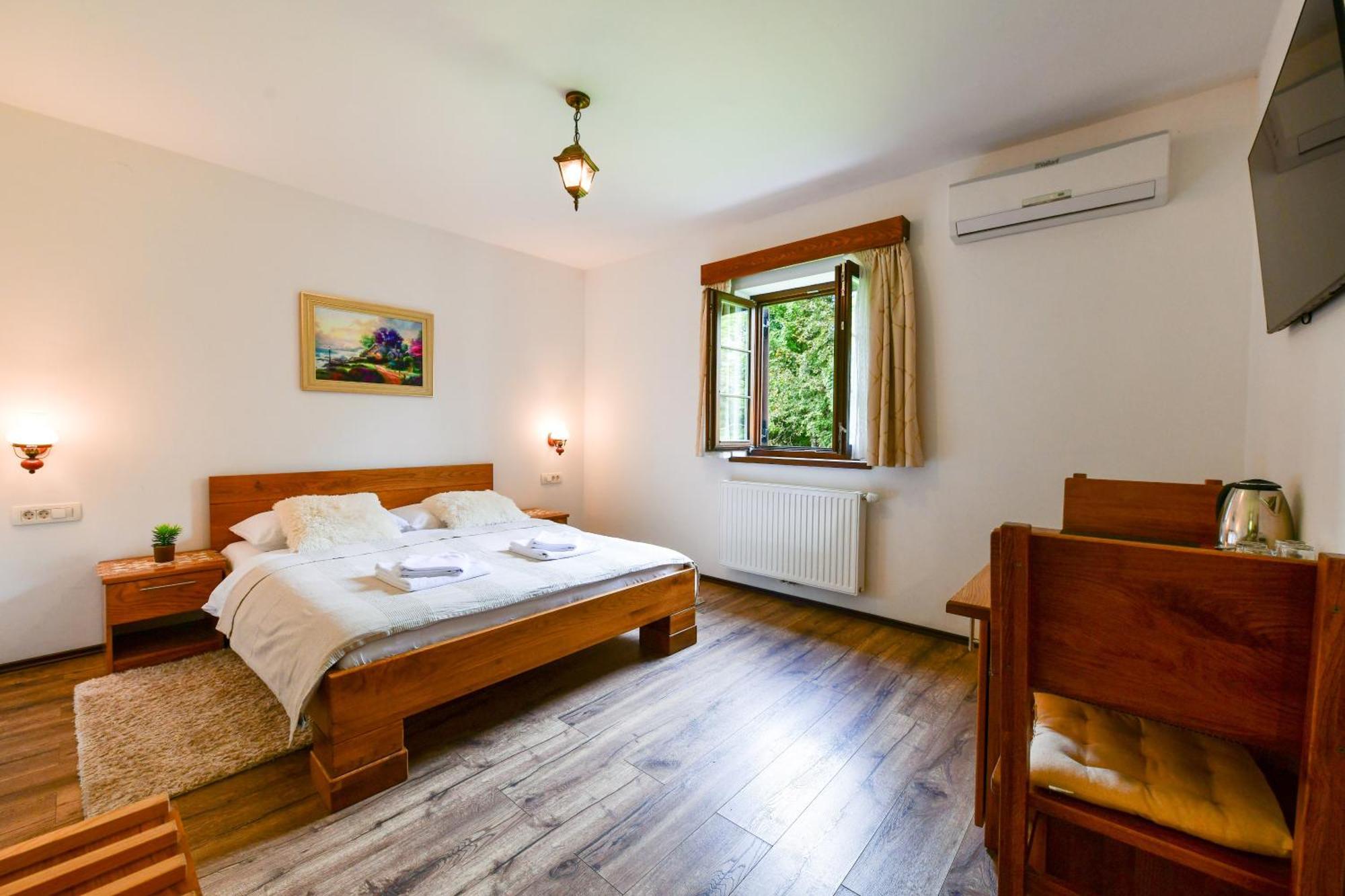 House Flora Hotel Rastovača Екстериор снимка